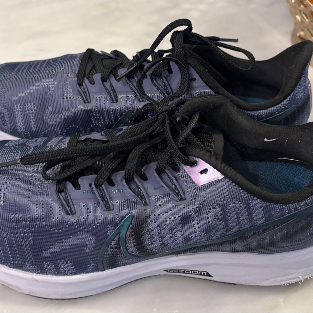 Set of Two Nike Air Zoom Pegasus Running Shoes Size 9. EUC - Picture 7 of 12